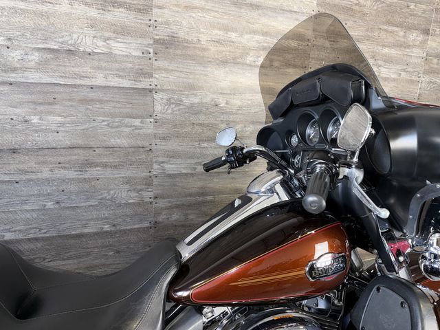 2011 Harley-Davidson FLHTCU Ultra Classic Electra Glide SUPER CLEAN! - 23092912 - 8
