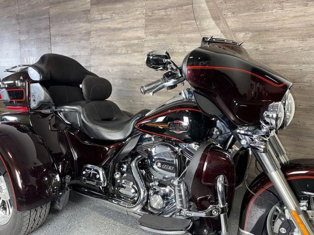2011 Harley-Davidson FLHTCUTG Triglide Ultra Classic One Owner! - 23071512 - 1