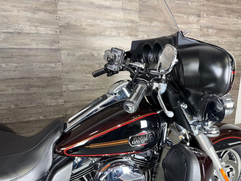 2011 Harley-Davidson FLHTCUTG Triglide Ultra Classic One Owner! - 23071512 - 4
