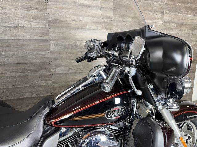 2011 Harley-Davidson FLHTCUTG Triglide Ultra Classic One Owner! - 23071512 - 4