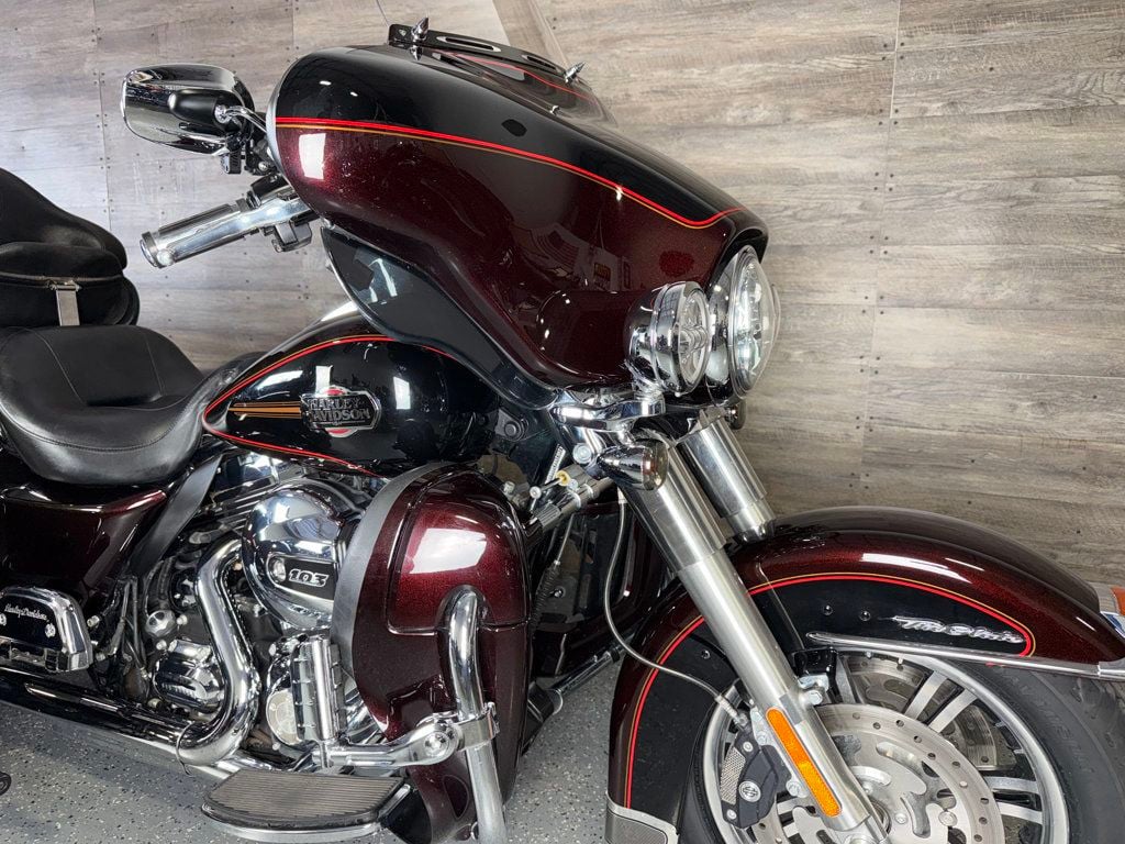 2011 Harley-Davidson FLHTCUTG Triglide Ultra Classic One Owner! - 23071512 - 5