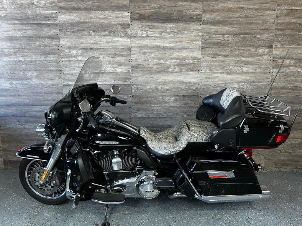 2011 Harley-Davidson FLHTK Electra Glide Ultra Limited LOW MILES! - 22727522 - 10