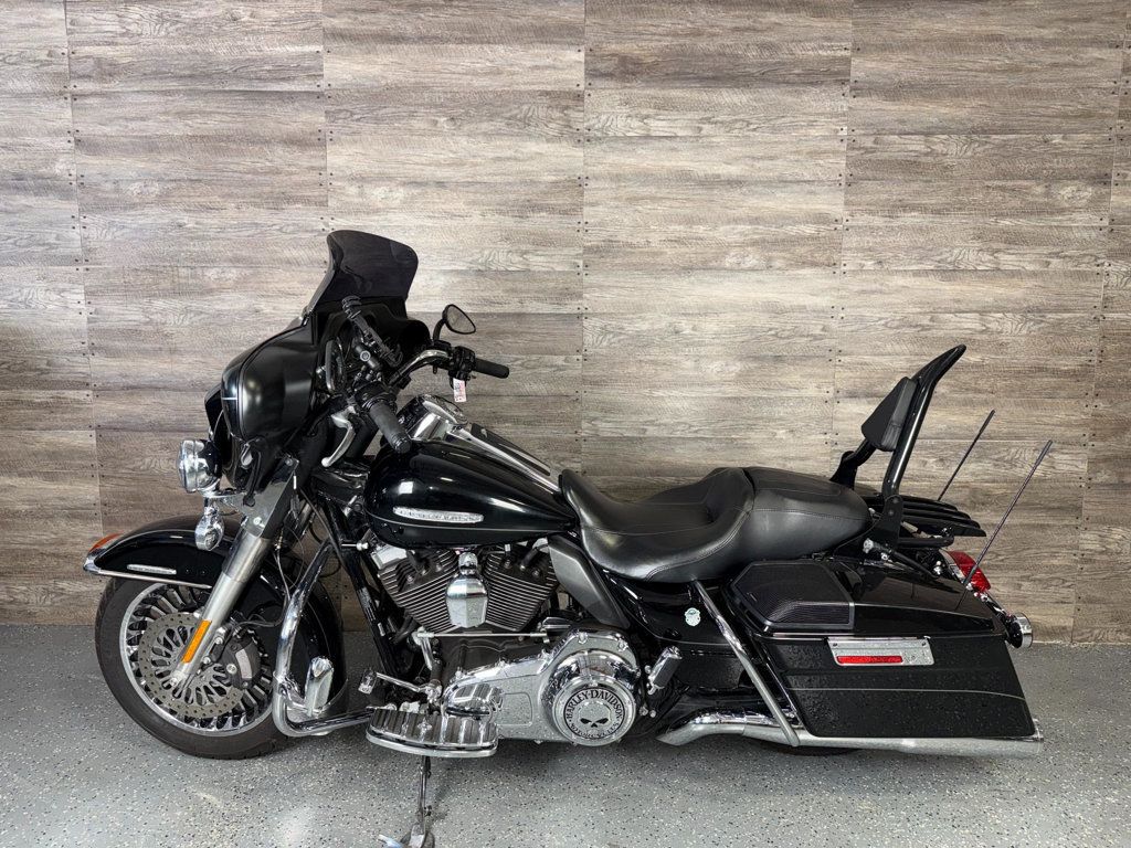 2011 Harley-Davidson FLHTK Electra Glide Ultra Limited LOW MILES! - 23007761 - 11