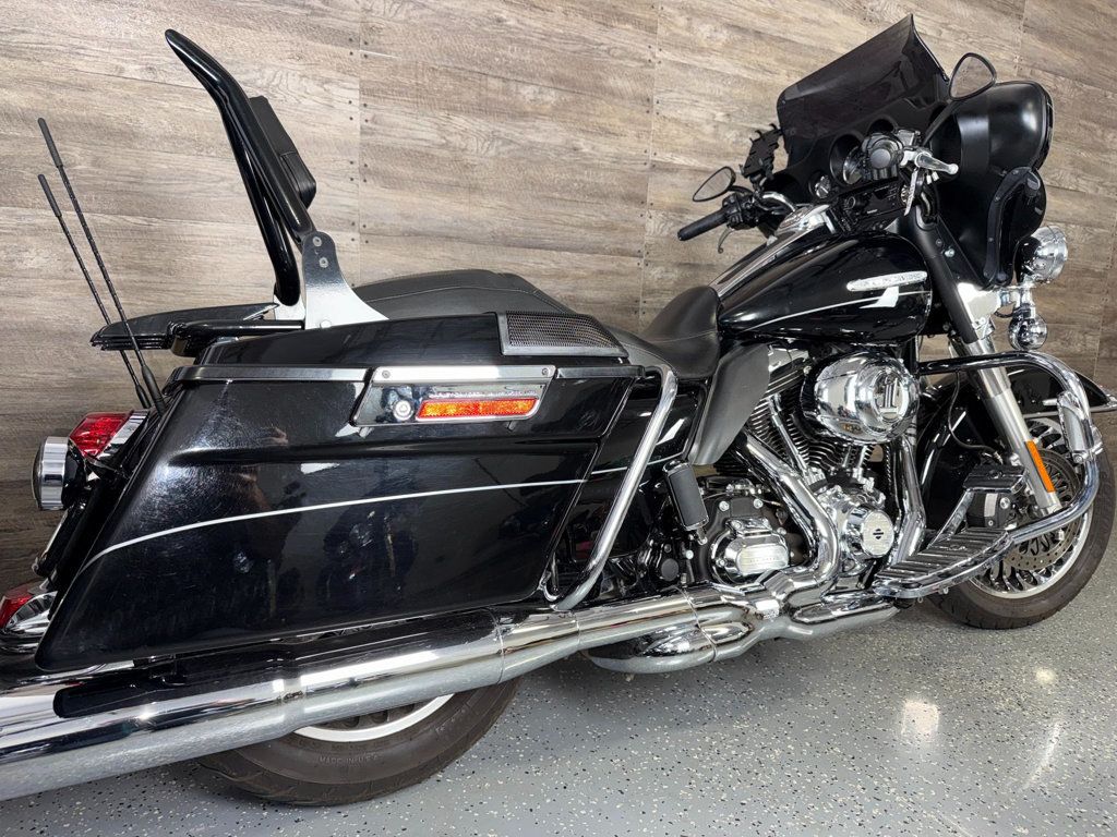 2011 Harley-Davidson FLHTK Electra Glide Ultra Limited LOW MILES! - 23007761 - 2
