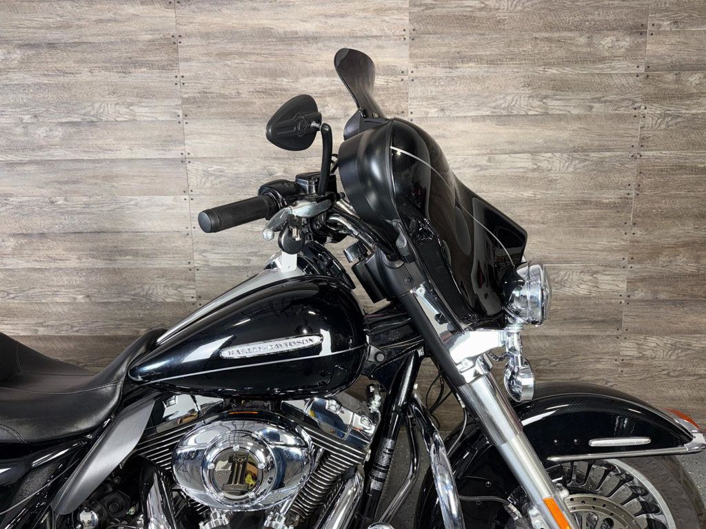 2011 Harley-Davidson FLHTK Electra Glide Ultra Limited LOW MILES! - 23007761 - 3