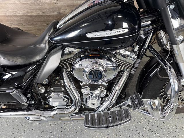 2011 Harley-Davidson FLHTK Electra Glide Ultra Limited LOW MILES! - 23007761 - 5