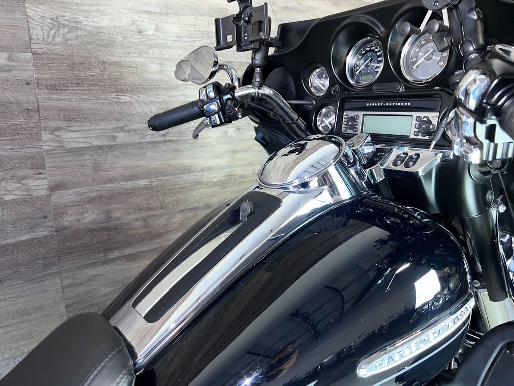 2011 Harley-Davidson FLHTK Electra Glide Ultra Limited SUPER CLEAN! - 21545215 - 10