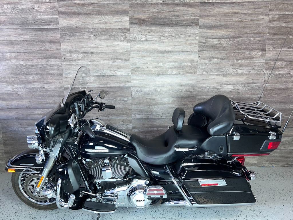 2011 Harley-Davidson FLHTK Electra Glide Ultra Limited SUPER CLEAN! - 21545215 - 11