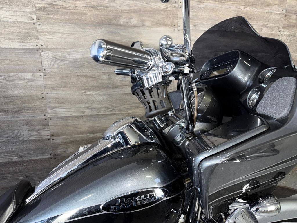 2011 Harley-Davidson FLTRUSE CVO Road Glide Custom SUPER CLEAN! - 22940152 - 5