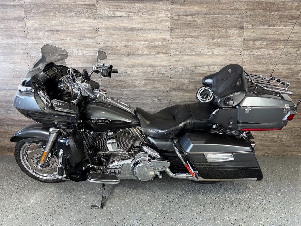 2011 Harley-Davidson FLTRUSE CVO Road Glide Custom SUPER CLEAN! - 23023120 - 11