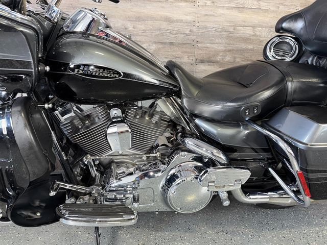 2011 Harley-Davidson FLTRUSE CVO Road Glide Custom SUPER CLEAN! - 23023120 - 12
