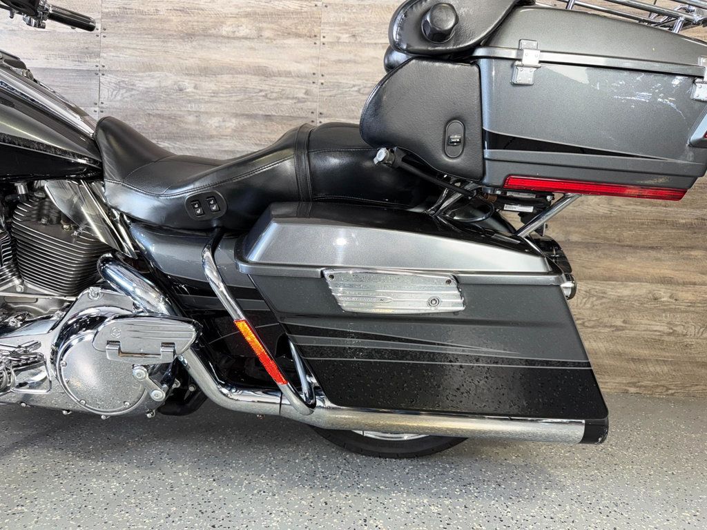 2011 Harley-Davidson FLTRUSE CVO Road Glide Custom SUPER CLEAN! - 23023120 - 14