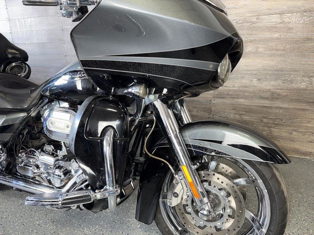 2011 Harley-Davidson FLTRUSE CVO Road Glide Custom SUPER CLEAN! - 23023120 - 4