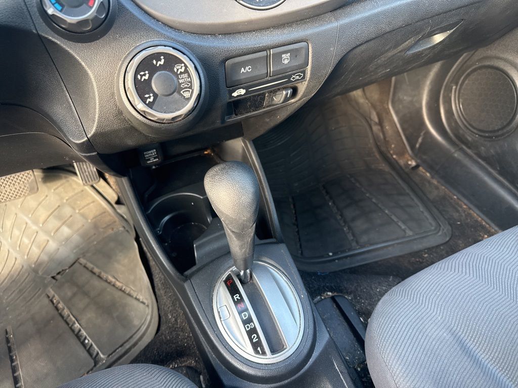 2011 Honda Fit 5dr Hatchback Automatic - 23031675 - 13