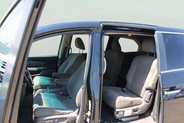 2011 Honda Odyssey 5dr EX - 23028460 - 6