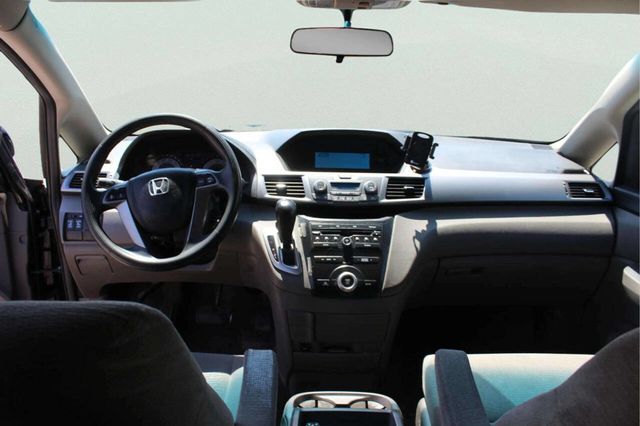 2011 Honda Odyssey 5dr EX - 23028460 - 7