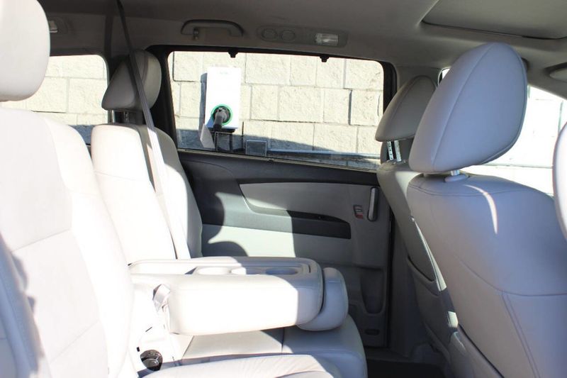 2011 Honda Odyssey 5dr EX-L - 22912356 - 14