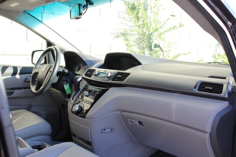 2011 Honda Odyssey 5dr EX-L - 22912356 - 16