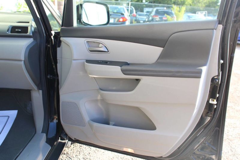 2011 Honda Odyssey 5dr EX-L - 22912356 - 17