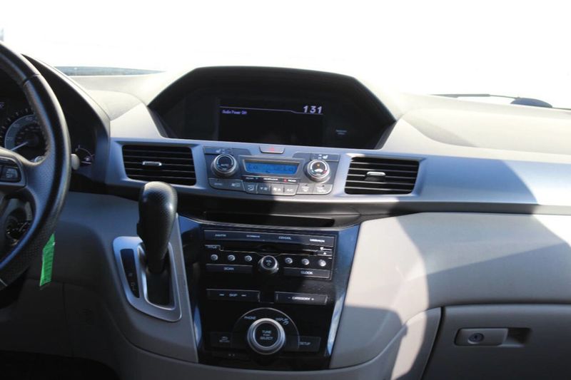 2011 Honda Odyssey 5dr EX-L - 22912356 - 19