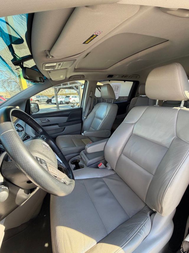 2011 Honda Odyssey 5dr EX-L w/Navi - 22982295 - 6