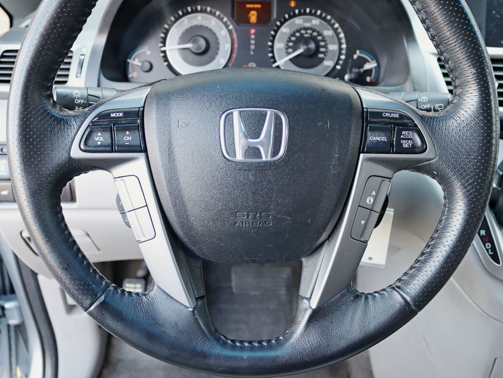 2011 Honda Odyssey Touring Elite photo 13