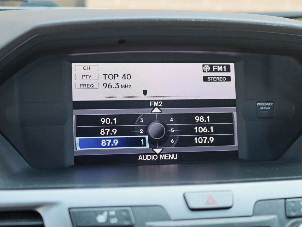 2011 Honda Odyssey Touring Elite photo 16