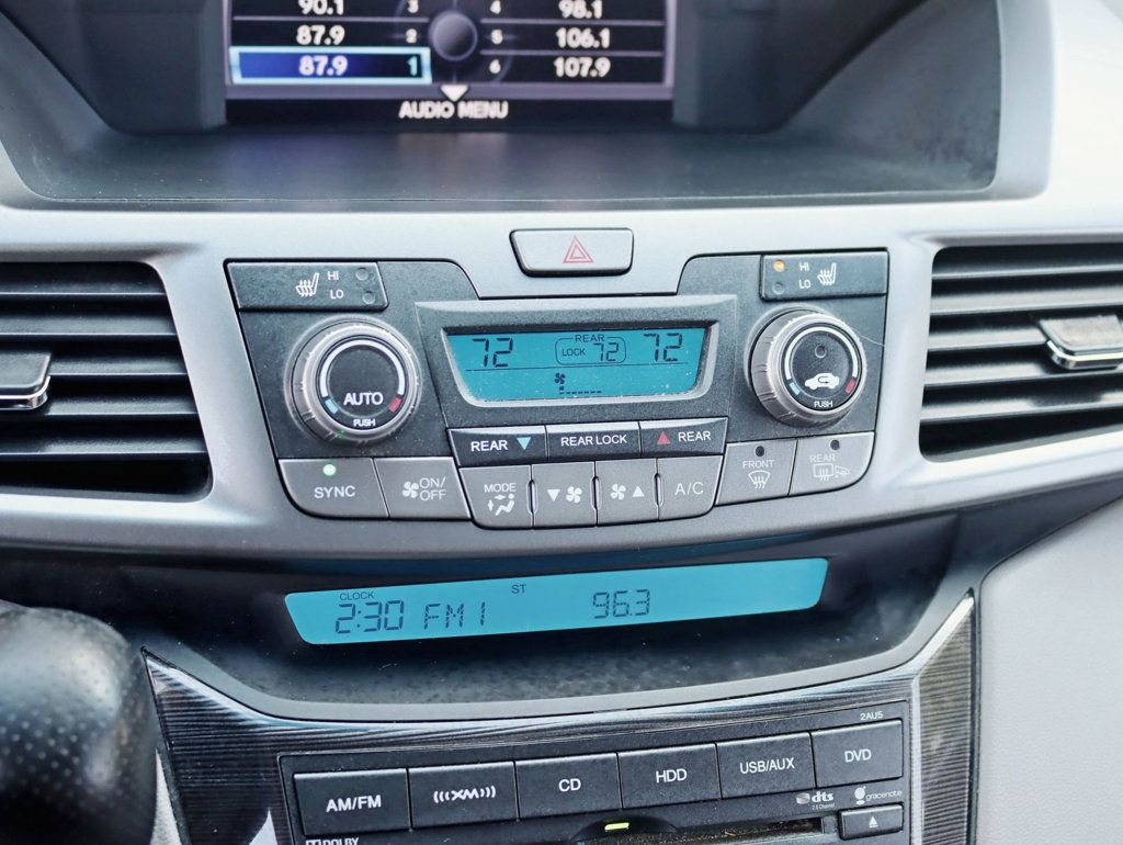 2011 Honda Odyssey Touring Elite photo 17