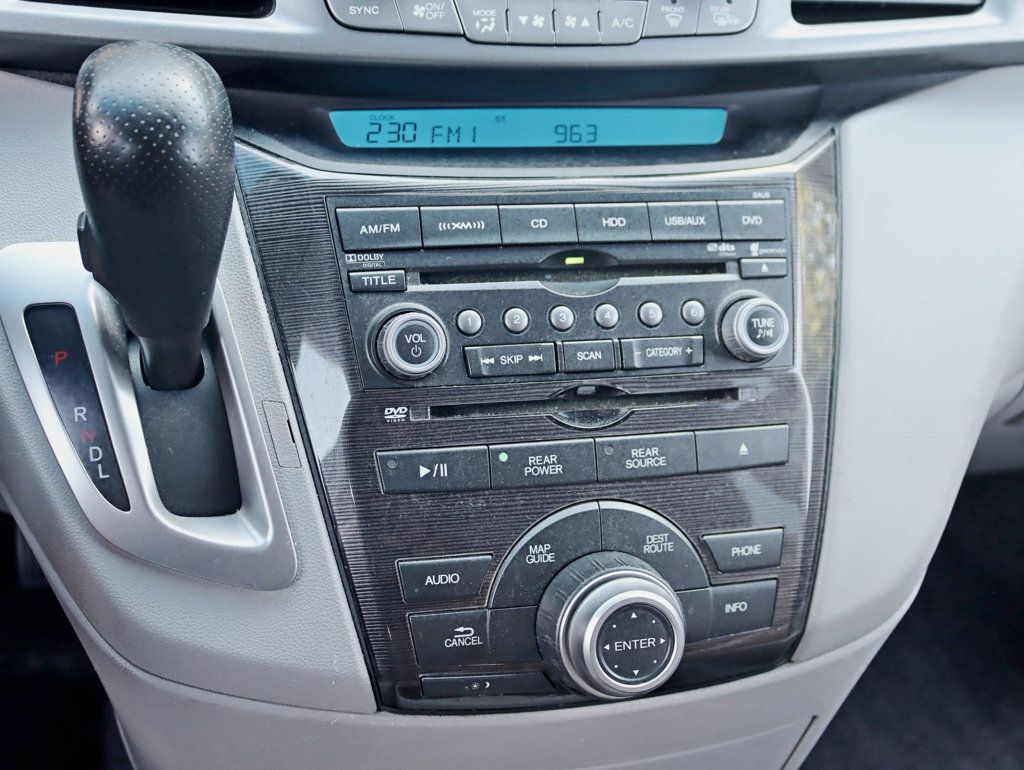2011 Honda Odyssey Touring Elite photo 18