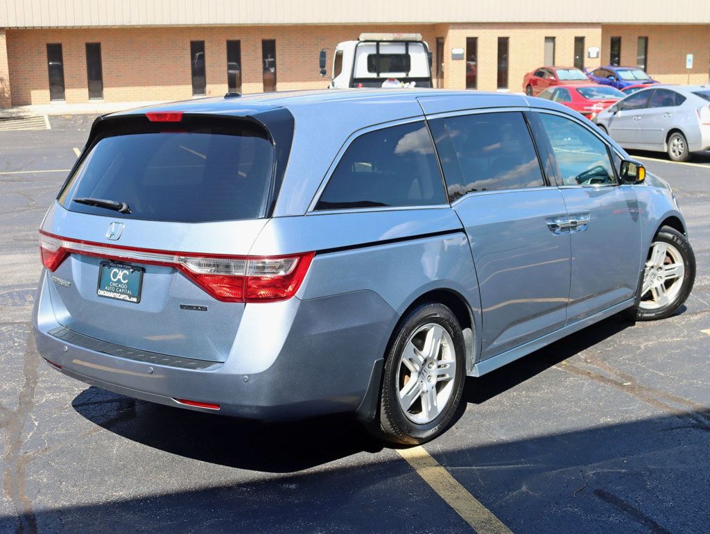 2011 Honda Odyssey Touring Elite photo 3