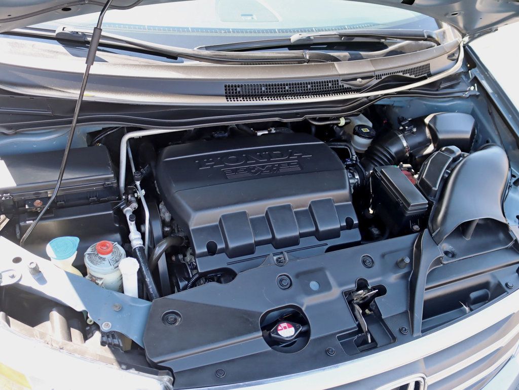2011 Honda Odyssey Touring Elite photo 30