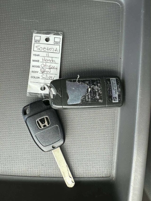 2011 Honda Odyssey 5dr Touring Elite - 23041912 - 38