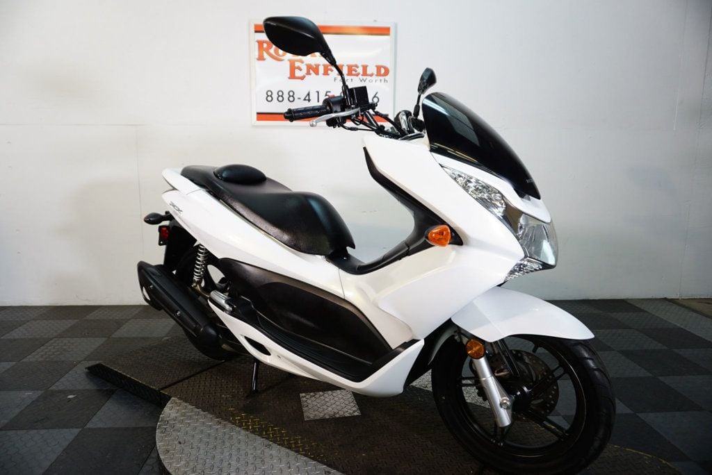 2011 Honda PCX 125 SCOOTER AUTOMATIC-FUN/RIDE! - 22757178 - 1