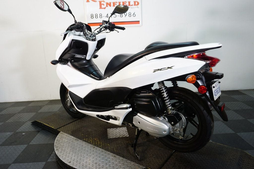 2011 Honda PCX 125 SCOOTER AUTOMATIC-FUN/RIDE! - 22757178 - 21