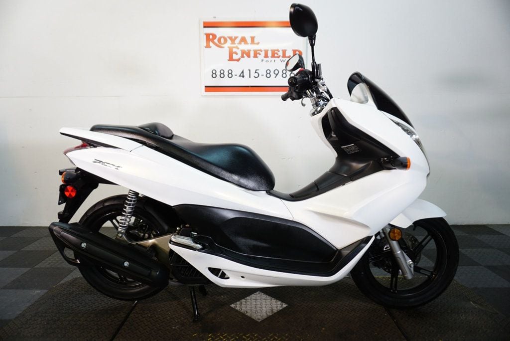 2011 Honda PCX 125 SCOOTER AUTOMATIC-FUN/RIDE! - 22757178 - 2