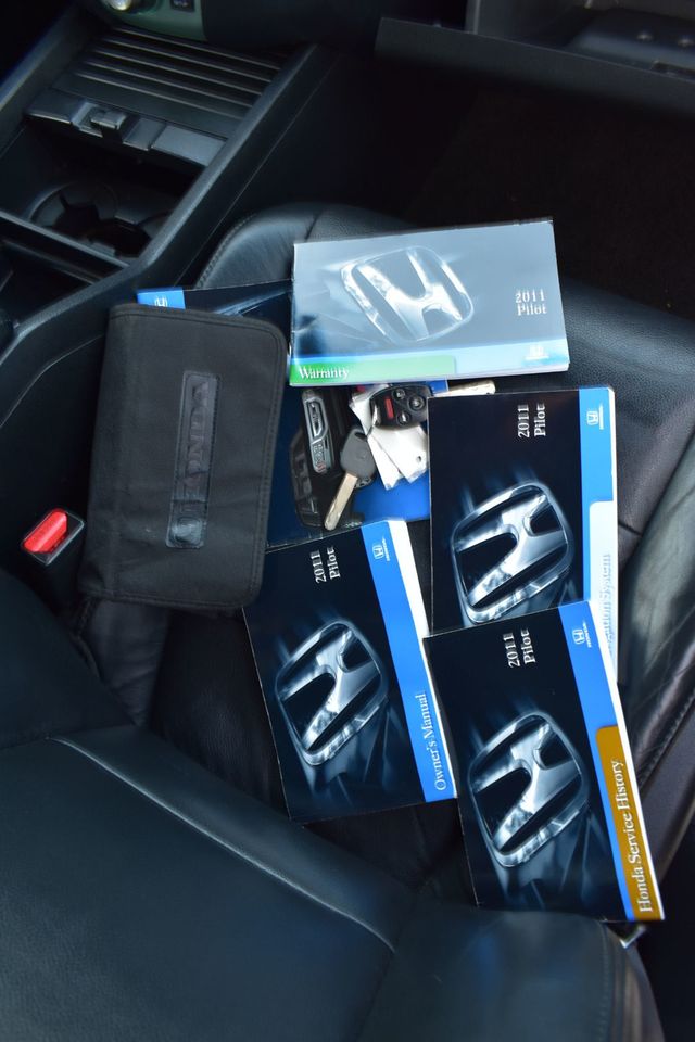 2011 Honda Pilot 4WD 4dr Touring w/RES & Navi - 22960389 - 12