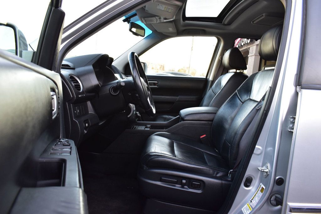 2011 Honda Pilot 4WD 4dr Touring w/RES & Navi - 22960389 - 13