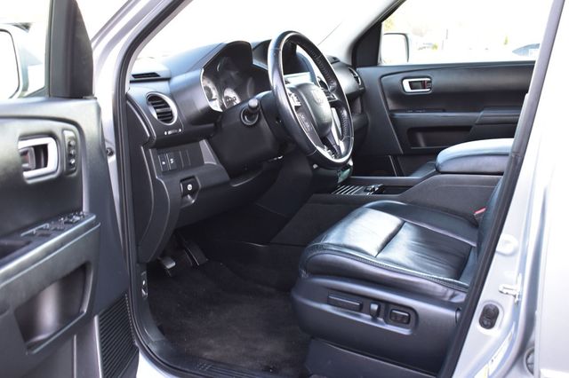 2011 Honda Pilot 4WD 4dr Touring w/RES & Navi - 22960389 - 15