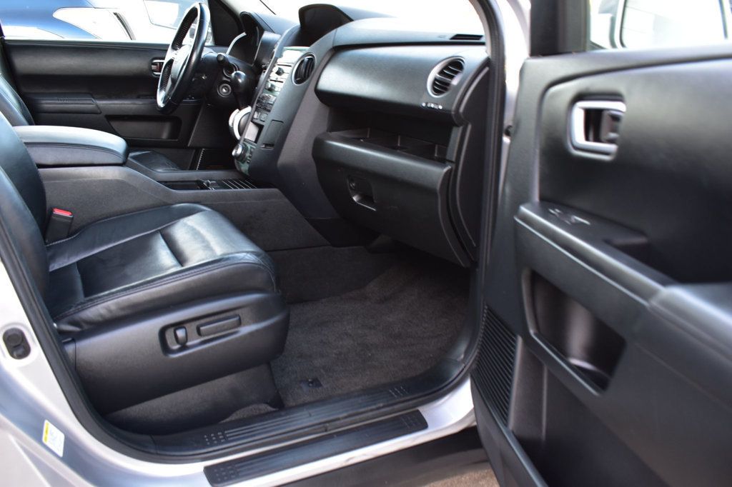 2011 Honda Pilot 4WD 4dr Touring w/RES & Navi - 22960389 - 18