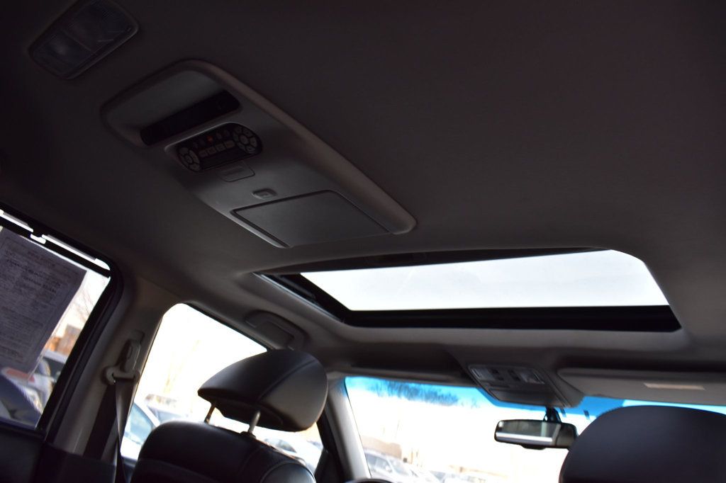 2011 Honda Pilot 4WD 4dr Touring w/RES & Navi - 22960389 - 31