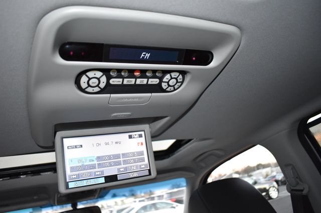 2011 Honda Pilot 4WD 4dr Touring w/RES & Navi - 22960389 - 32