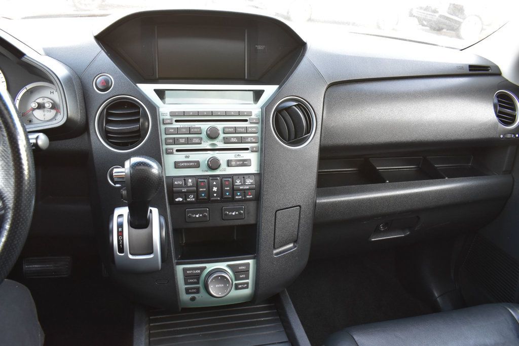 2011 Honda Pilot 4WD 4dr Touring w/RES & Navi - 22960389 - 35