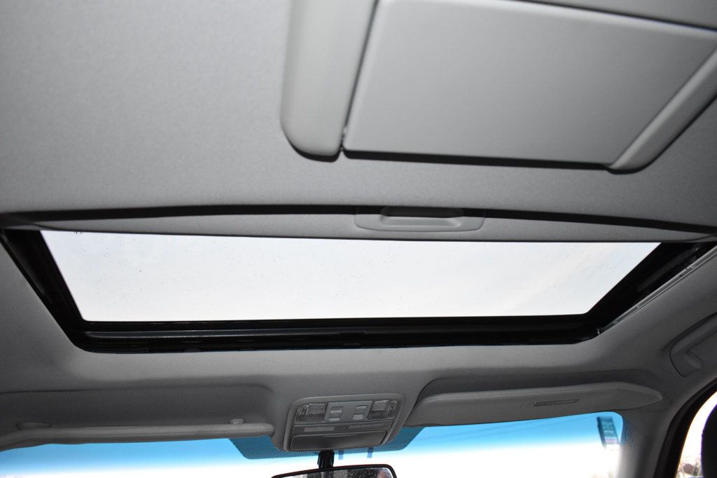 2011 Honda Pilot 4WD 4dr Touring w/RES & Navi - 22960389 - 51