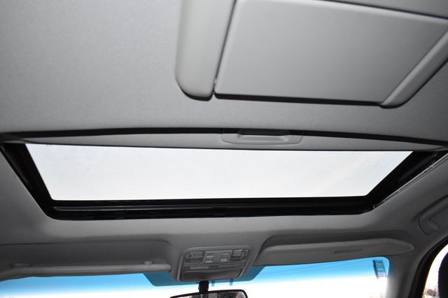 2011 Honda Pilot 4WD 4dr Touring w/RES & Navi - 22960389 - 51