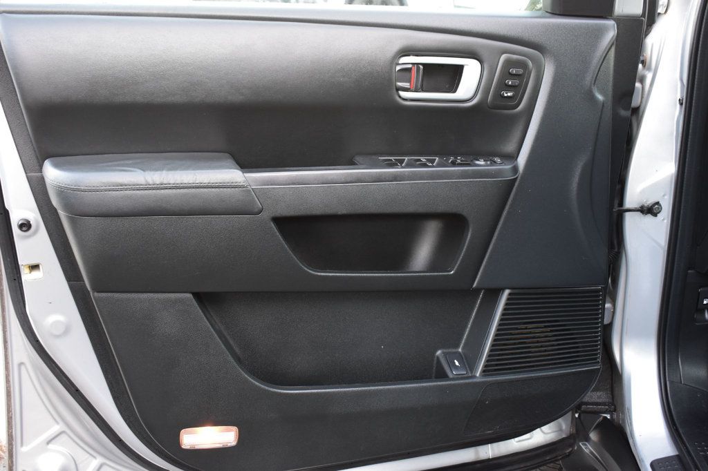 2011 Honda Pilot 4WD 4dr Touring w/RES & Navi - 22960389 - 54