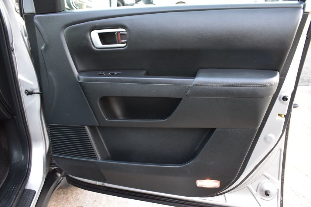 2011 Honda Pilot 4WD 4dr Touring w/RES & Navi - 22960389 - 55