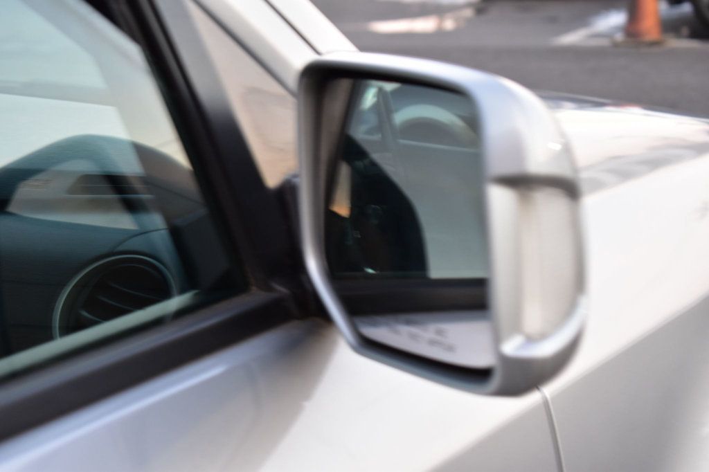 2011 Honda Pilot 4WD 4dr Touring w/RES & Navi - 22960389 - 63