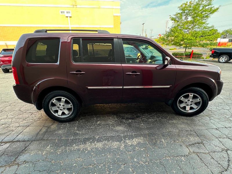 2011 Honda Pilot 4WD 4dr Touring w/RES & Navi - 22884310 - 10