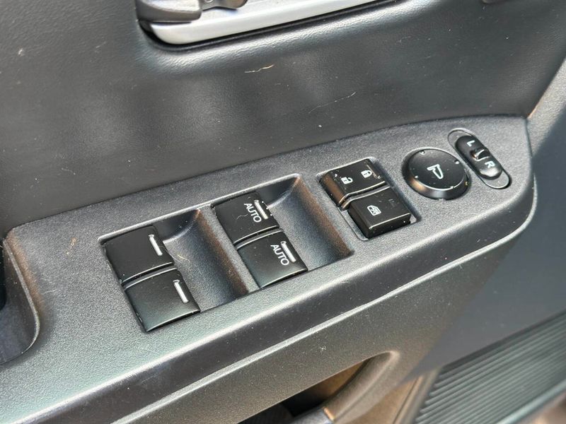 2011 Honda Pilot 4WD 4dr Touring w/RES & Navi - 22884310 - 15