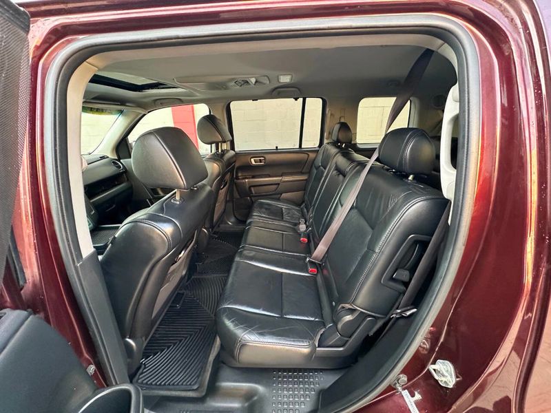 2011 Honda Pilot 4WD 4dr Touring w/RES & Navi - 22884310 - 21